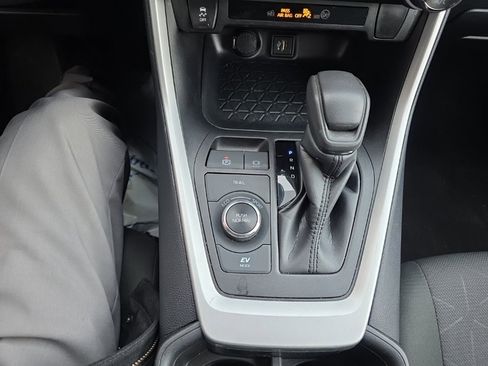 Certified 2025 Toyota RAV4 XLE image 27