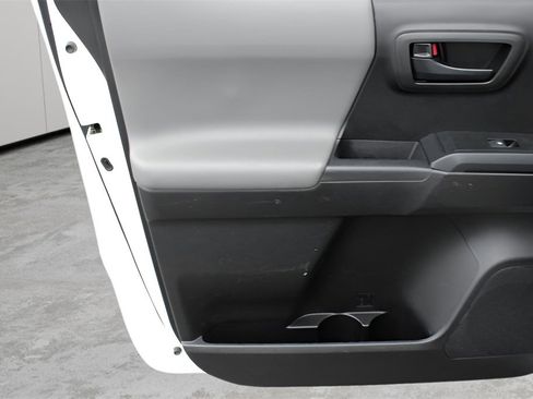 Certified 2021 Toyota Tacoma SR image 20