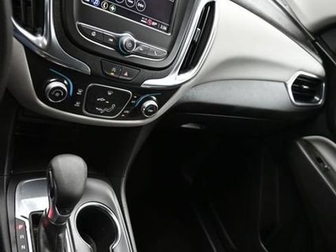 Used 2024 Chevrolet Equinox LS FWD image 18