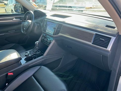 Used 2018 Volkswagen Atlas SEL w/ R-Line Package image 27