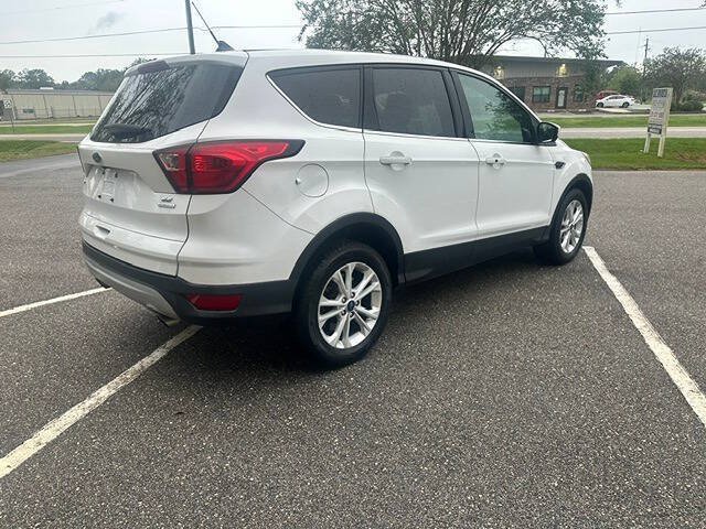Used 2019 Ford Escape SE FWD image 5