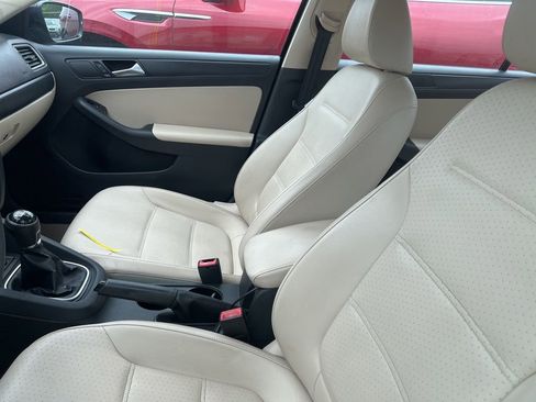 Used 2014 Volkswagen Jetta SE FWD image 10