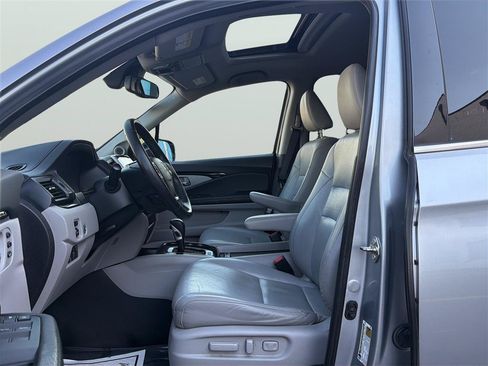 Used 2017 Honda Ridgeline RTL-E image 11