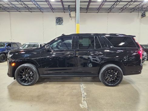 Used 2024 Cadillac Escalade Sport Platinum w/ LPO, ONYX Package image 7