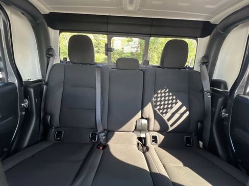 Used 2022 Jeep Gladiator Sport AWD/4WD image 14
