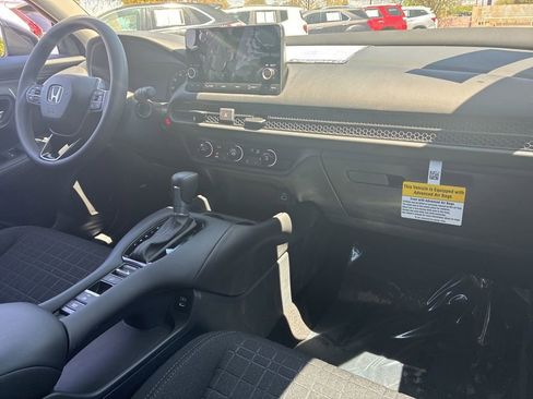 New 2025 Honda HR-V LX image 21