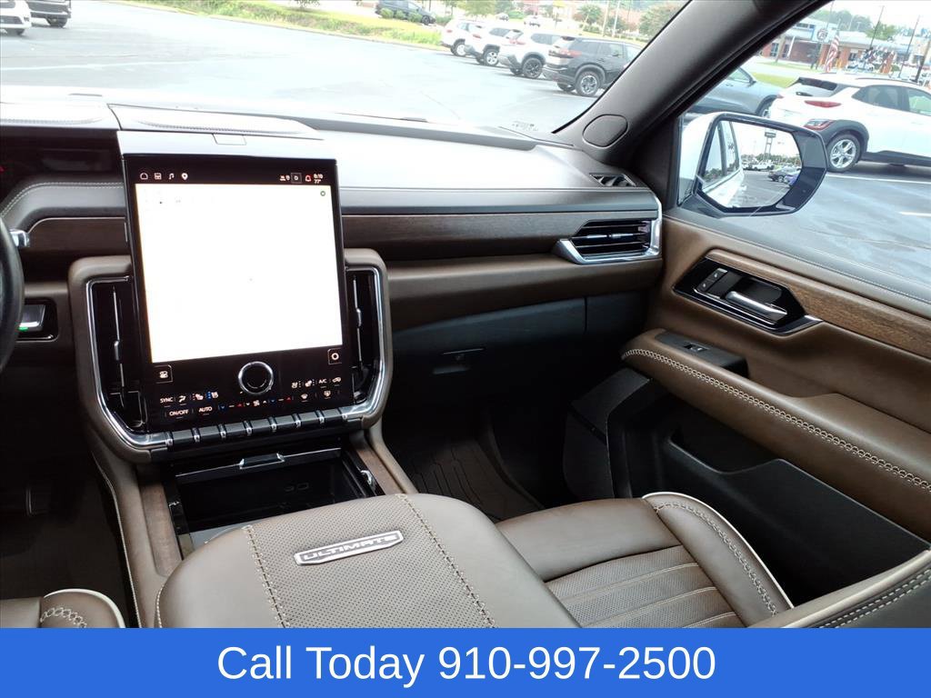 Used 2025 GMC Yukon Denali Ultimate w/ LPO, Floor Liner Package AWD/4WD image 30