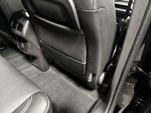 Used 2024 GMC Terrain SLT image 17