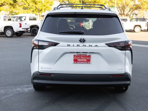 New 2026 Toyota Sienna XLE AWD/4WD image 6