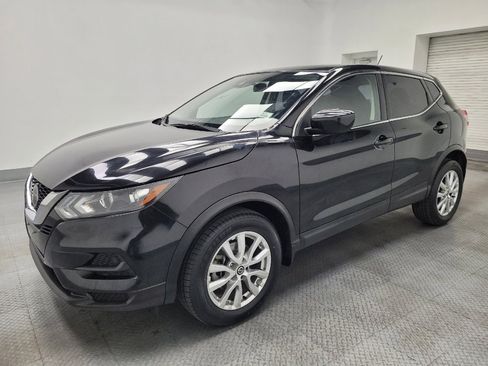 Used 2020 Nissan Rogue Sport S w/ Appearance Package FWD image 2