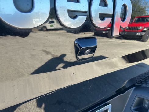 Certified 2022 Jeep Gladiator Overland w/ Popular Equipment Package image 22