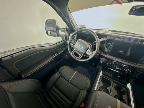 Used 2024 Ford F350 Platinum image 9