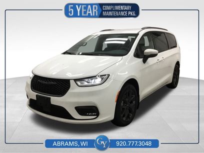 Used 2023 Chrysler Pacifica Touring-L w/ S Appearance Package