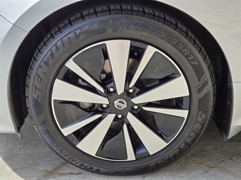 Used 2022 Nissan Altima 2.5 SV w/ SV Premium Package image 11