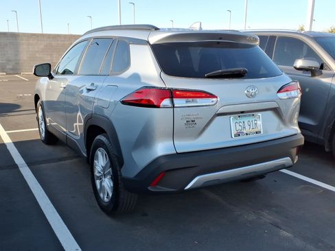 Certified 2023 Toyota Corolla Cross LE FWD image 3
