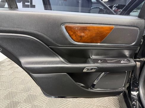 Used 2017 Lincoln Continental Select AWD/4WD image 41