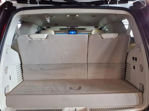 Used 2018 Cadillac Escalade Premium Luxury image 6