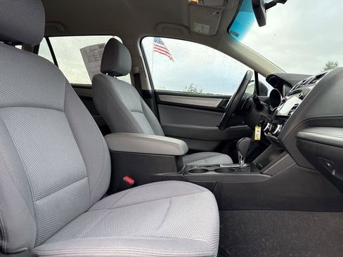 Used 2018 Subaru Outback 2.5i Premium image 5