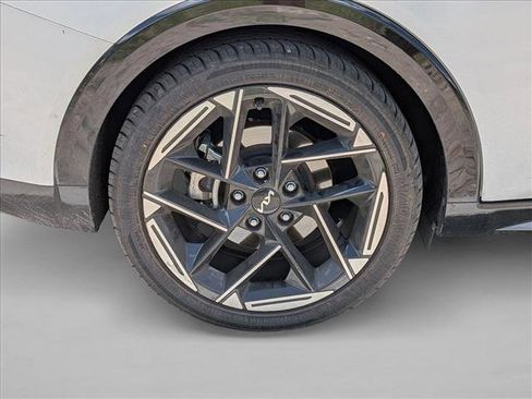 Used 2025 Kia K4 GT-Line w/ GT-Line Premium Package image 3