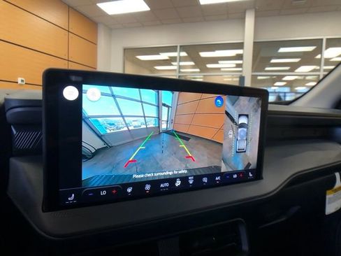 New 2025 Ford Maverick Lariat w/ Black Appearance Package image 18