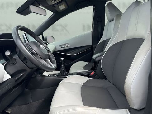 Used 2022 Toyota Corolla XSE FWD image 6