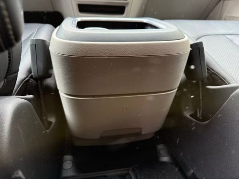 Used 2024 Chrysler Pacifica Touring-L image 13