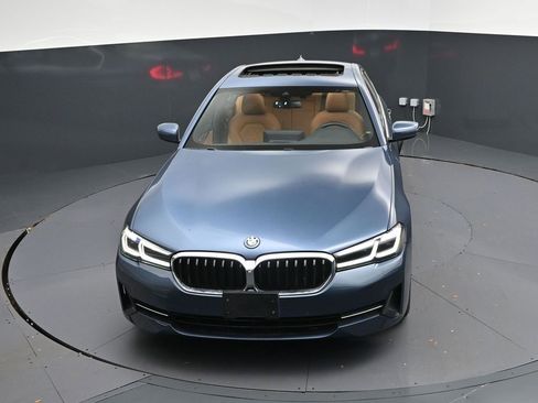 Used 2023 BMW 530e xDrive w/ Convenience Package image 37