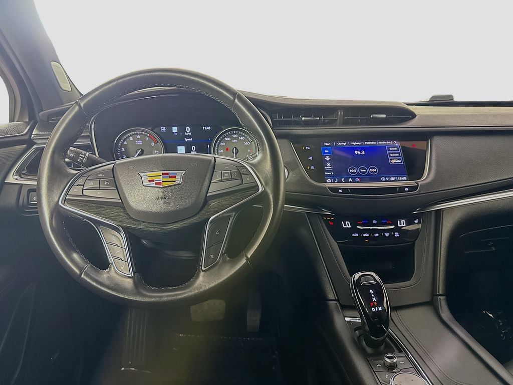 Used 2022 Cadillac XT5 Premium Luxury w/ Technology Package AWD/4WD image 28