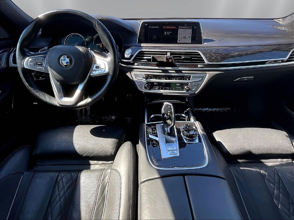 Used 2019 BMW 750i xDrive w/ Executive Package AWD/4WD image 7