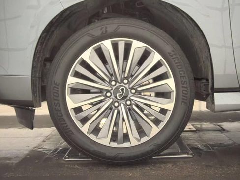 Certified 2025 INFINITI QX80 Sensory AWD/4WD image 9