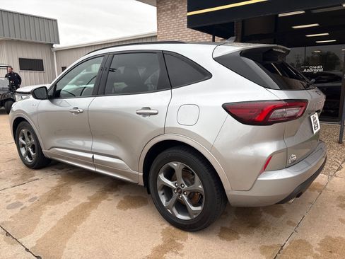 Used 2023 Ford Escape ST-Line FWD image 10