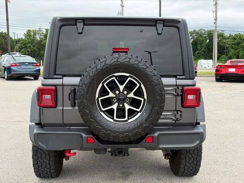 Used 2024 Jeep Wrangler Unlimited Rubicon AWD/4WD image 6