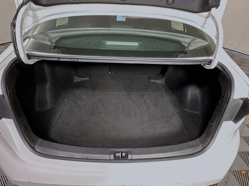 Used 2021 Toyota Corolla LE FWD image 30