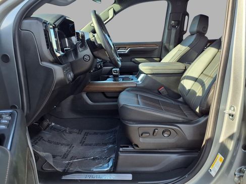 Used 2024 Chevrolet Silverado 1500 High Country w/ Z71 Off-Road Package image 23