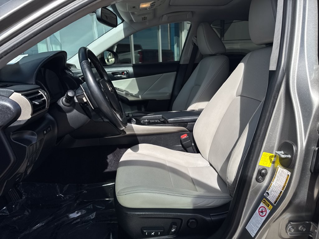 Used 2014 Lexus IS 350 w/ Navigation Package RWD image 9