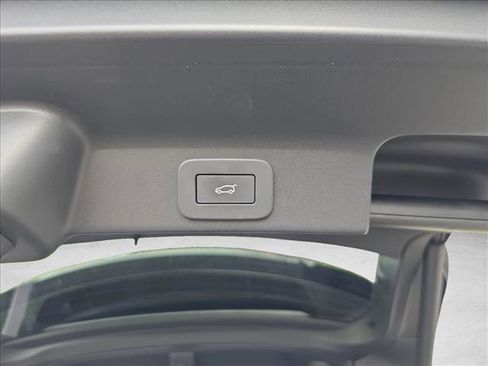 Certified 2025 Jaguar F-PACE R-Dynamic S image 13