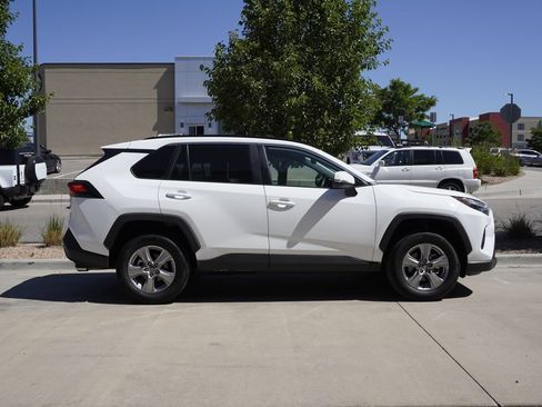 Used 2025 Toyota RAV4 XLE AWD/4WD image 7