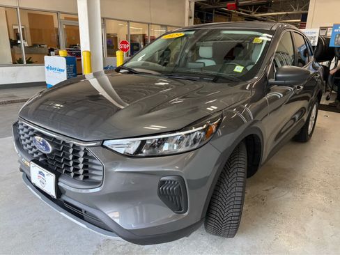 Used 2023 Ford Escape Active AWD/4WD image 5