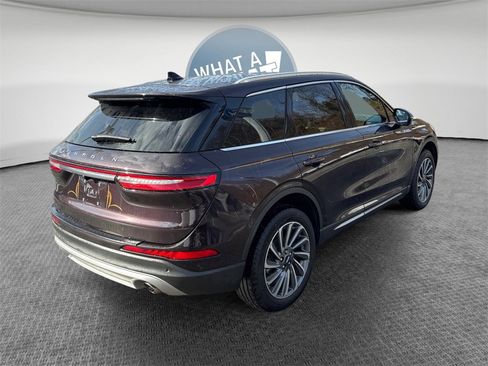 Used 2023 Lincoln Corsair Reserve w/ Equipment Group 201A image 3