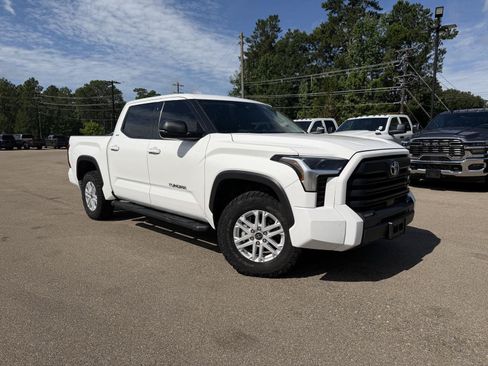 Used 2023 Toyota Tundra SR5 w/ SR5 Premium Package AWD/4WD image 3