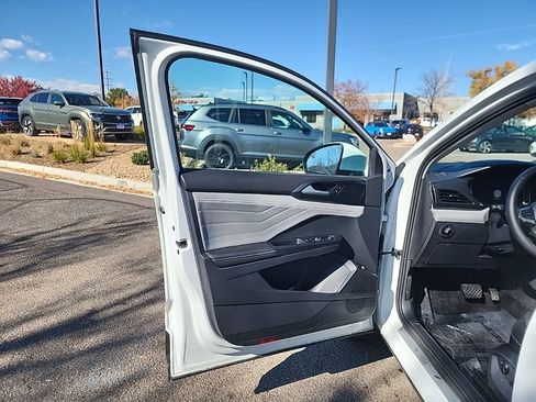 Certified 2024 Volkswagen Taos SEL image 10