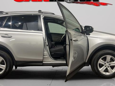 Used 2014 Toyota RAV4 XLE image 16