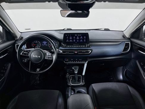 Used 2023 Kia Seltos S w/ Navigation Package FWD image 12