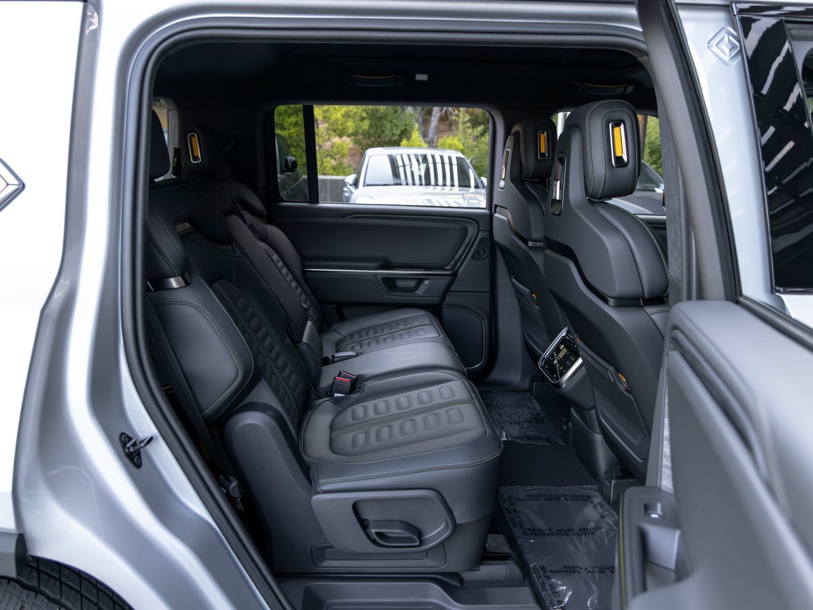 Used 2025 Rivian R1S Adventure Dual AWD/4WD image 46
