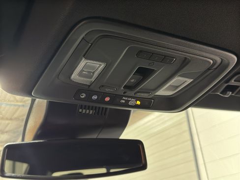 Used 2025 GMC Sierra 1500 AT4 w/ AT4 Premium Package image 42