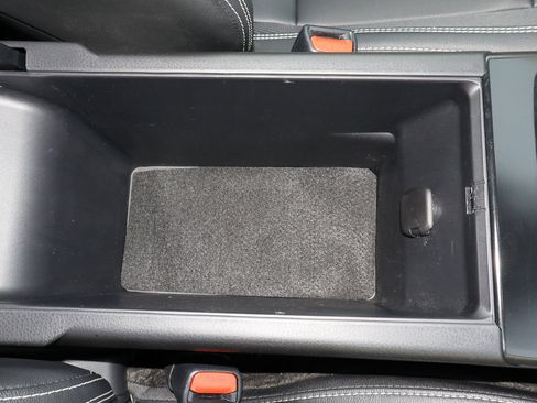 Used 2025 Toyota Camry SE image 25