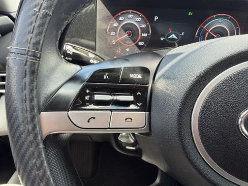 Used 2023 Hyundai Elantra Limited FWD image 24