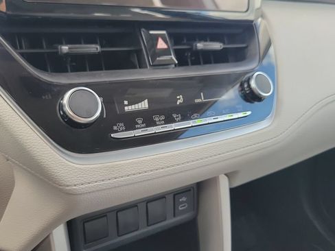 Certified 2025 Toyota Corolla Cross L FWD image 21