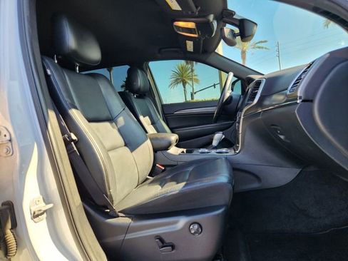 Used 2018 Jeep Grand Cherokee Limited image 21