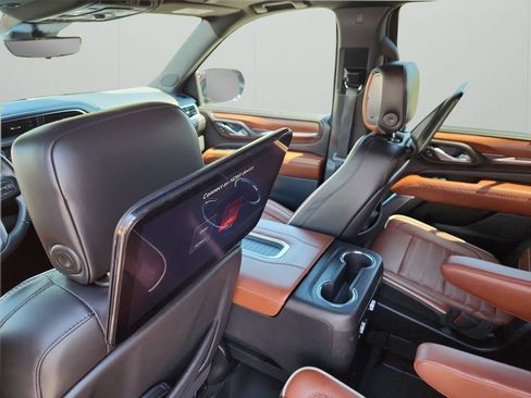 Used 2024 GMC Yukon Denali Ultimate AWD/4WD image 11